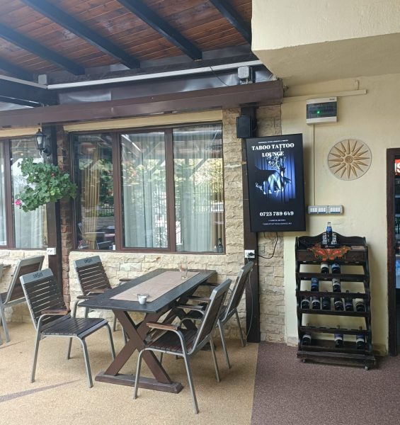 Reteaua Digitala DOOH Indoor - RESTAURANT LA MACHEDONI | din 1997 Reteaua Digitala DOOH Indoor - RESTAURANT LA MACHEDONI | din 1997