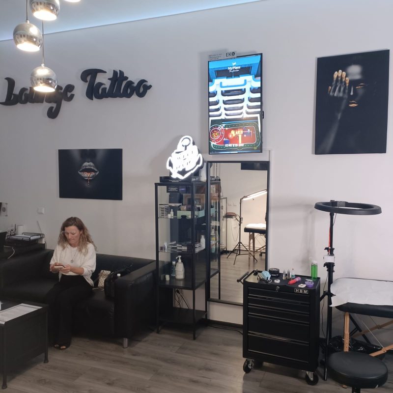 Reteaua Digitala DOOH Indoor - TABOO LOUNGE TATTOO | Salon de tatuaje Reteaua Digitala DOOH Indoor - TABOO LOUNGE TATTOO | Salon de tatuaje
